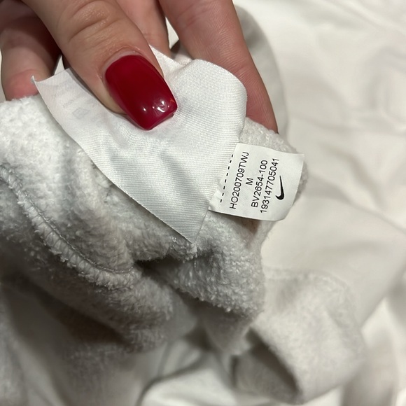 Womans White Nike hoodie size M - Picture 4 of 4